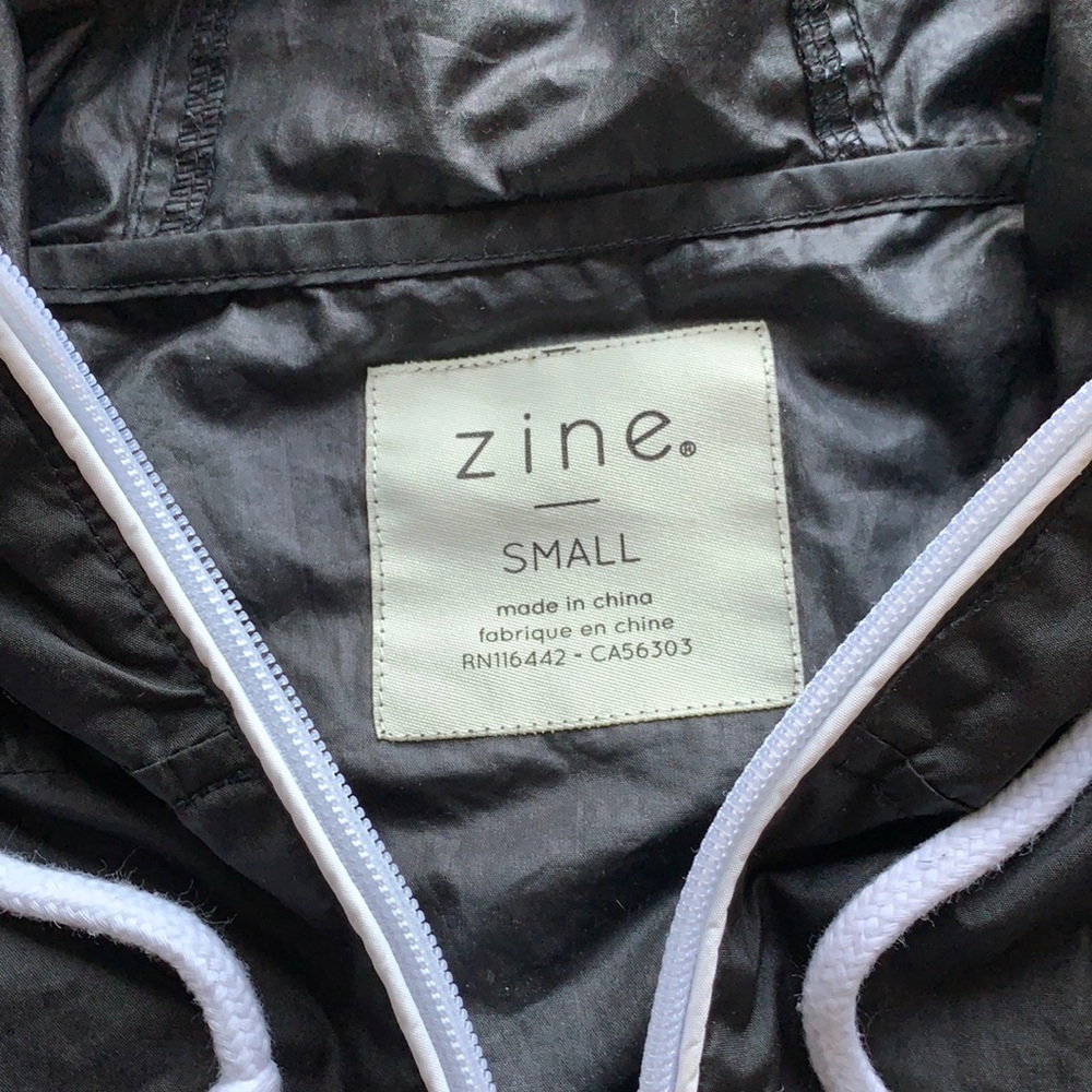 Zumiez Black Windbreaker - Picture 3 of 4